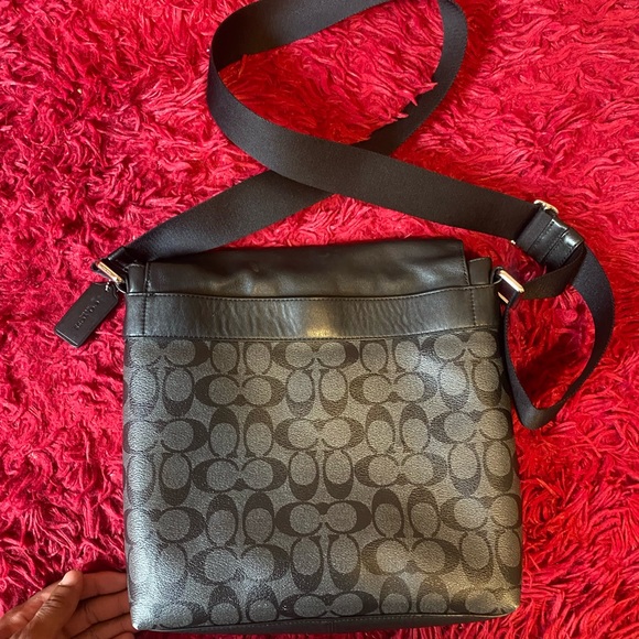 Coach Bag - Picture 2 of 5